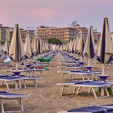 One Bedroom Flat With Pool-beahost Apartman Bibione