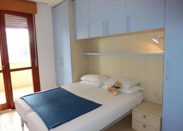 One Bedroom Flat With Pool-beahost Apartman *